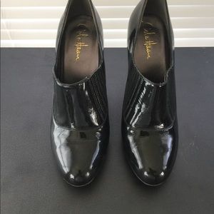 COLE HAAN Nike Air Heels in Black Patient, 8.5 M